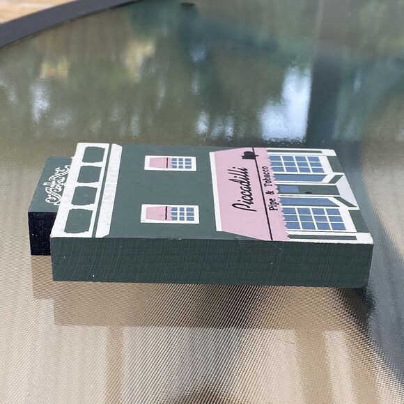 1990 The Cats Meow Series VIII Piccadilly Pipe & Tobacco Wooden Shelf Sitter... - Picture 4 of 6